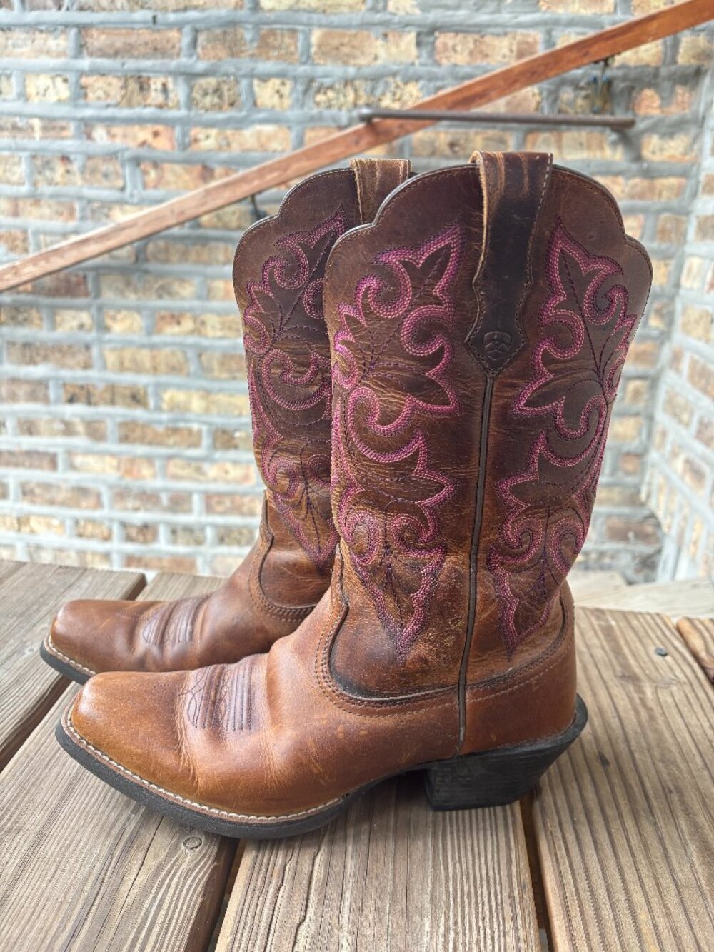 Ariat Round Up Square Toe Western Boot, size 7, brown and pink